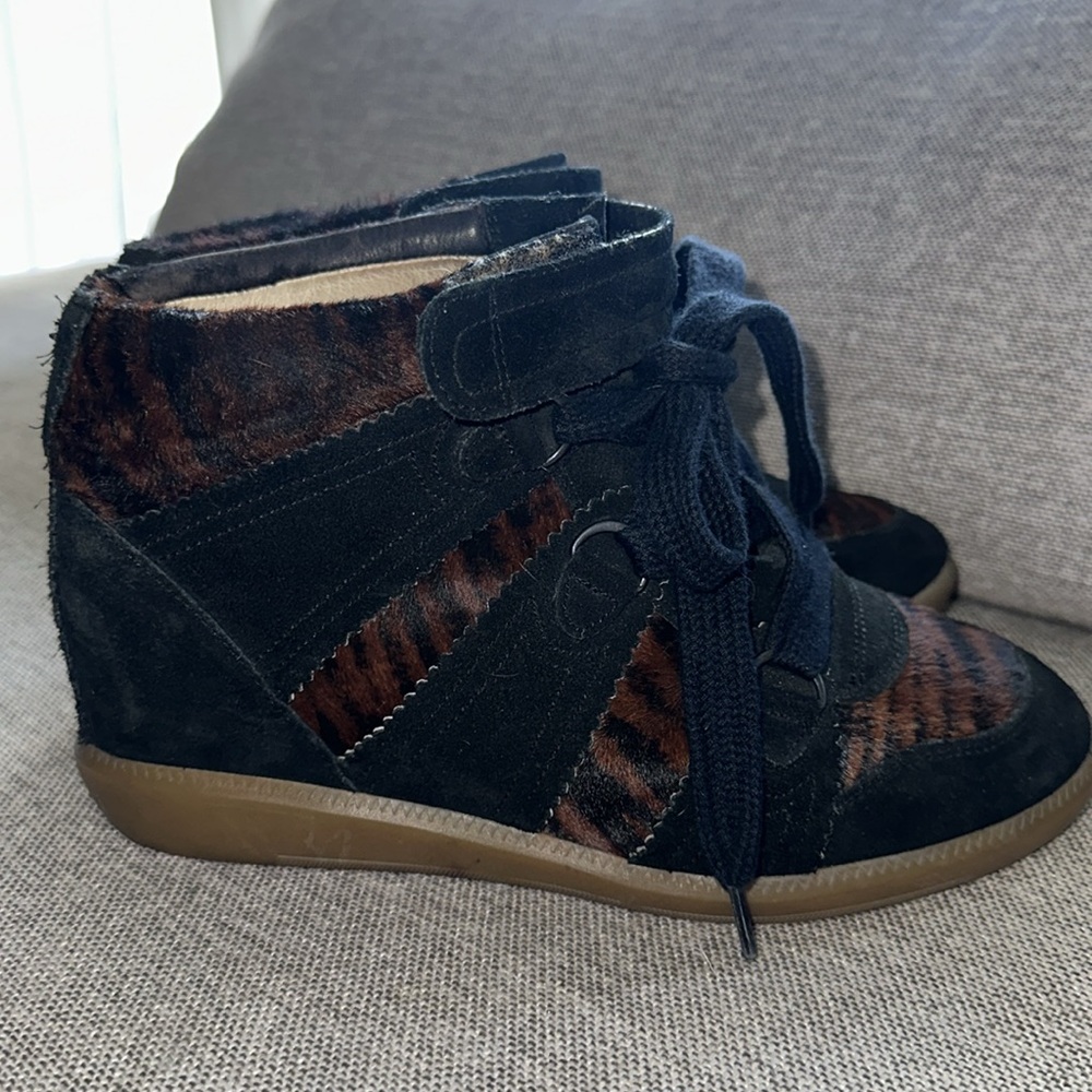 Isabel Marant Bobby Suede High-Top Sneakers